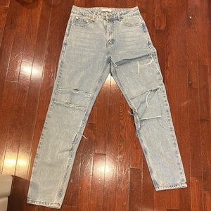 ADIKA mom ripped jeans medium wash size Medium never worn great condition